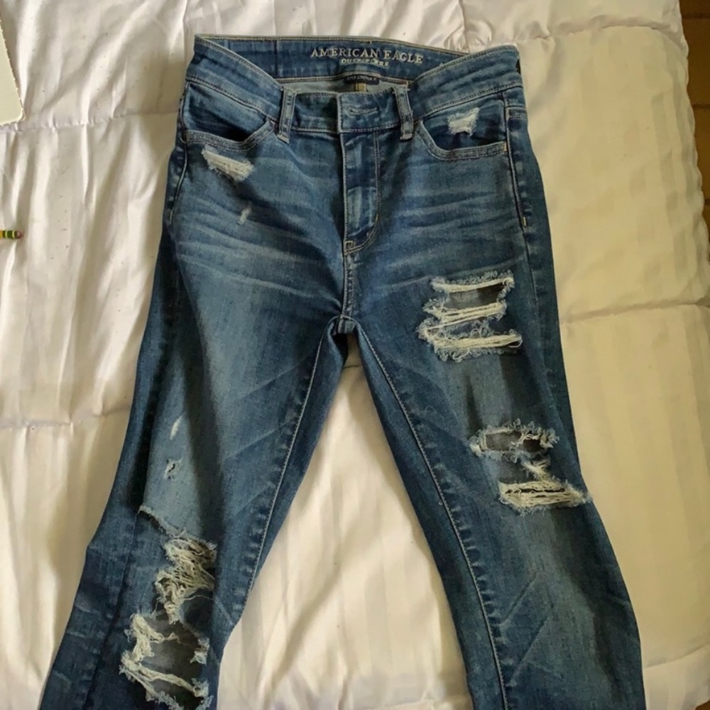 Stretchy ripped American eagle skinny jeans